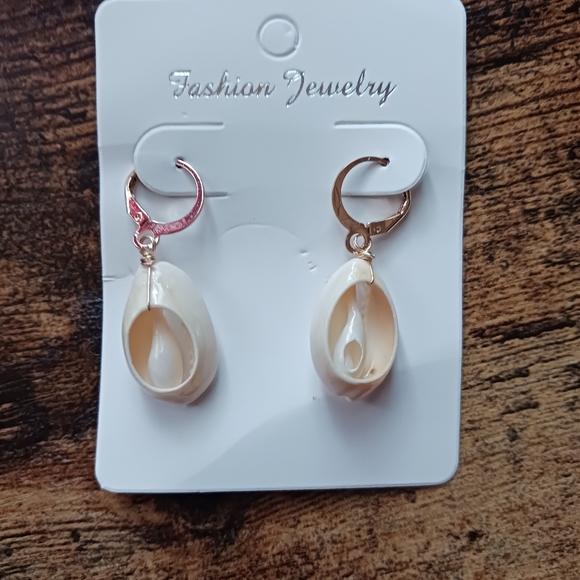 3 for $10 Fashion earrings - Picture 7 of 7